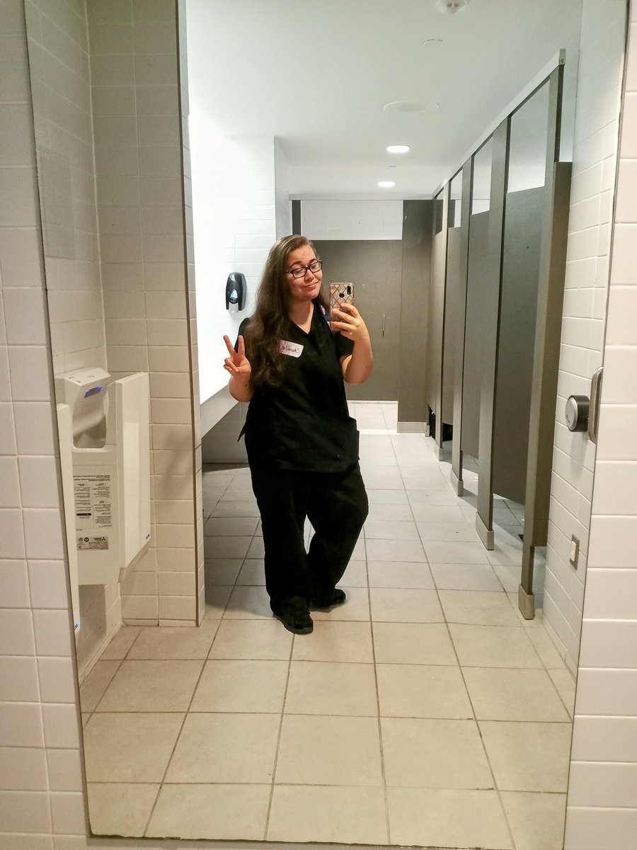 shanelle2096's tweet photo. I survived the first month! Entering the last week on September! happy I picked the right career choice 💗😊 #College #MondayMotivation #estheticianstudent #happy #SelfieTime #nailshapes #manicure #nailtips #beauty #siliconehead https://t.co/oCvebOOD9P