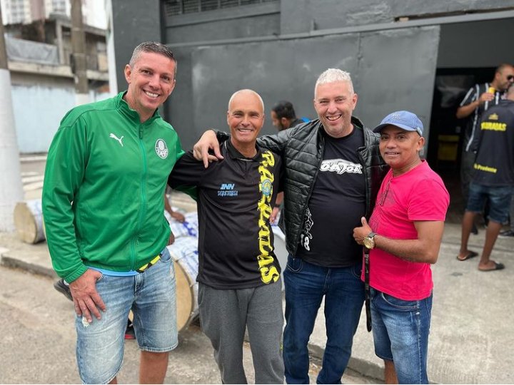 emerson1_de's tweet photo. Obrigado pela recepção e apoio, família Barradas Futebol!

#eleicoes2022 #DeputadoEstadual #sp #candidato #Podemos #emersondê19070 https://t.co/ugHh4XHlRV