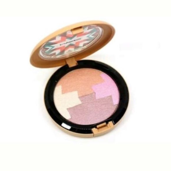 TheExpertMan_'s tweet photo. So good I had to share! Check out all the items I'm loving on @Poshmarkapp #poshmark #fashion #style #shopmycloset #vionic #maccosmetics: https://t.co/F9NjOm8RzF https://t.co/O5p3gOHTcz