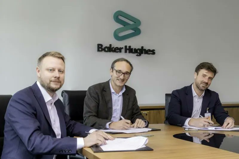ENTRAconsulting's tweet photo. Tripartite #SubseaEnergyMoU signed between #BakerHughes, #MoceanEnergy and #Verlume
https://t.co/LgZ3FGzKiB
#EntraConsulting #oil #gas #energy #shale #renewableenergy #petroleo #energia #electricidad #energiasrenovables https://t.co/8vljFmJRiL