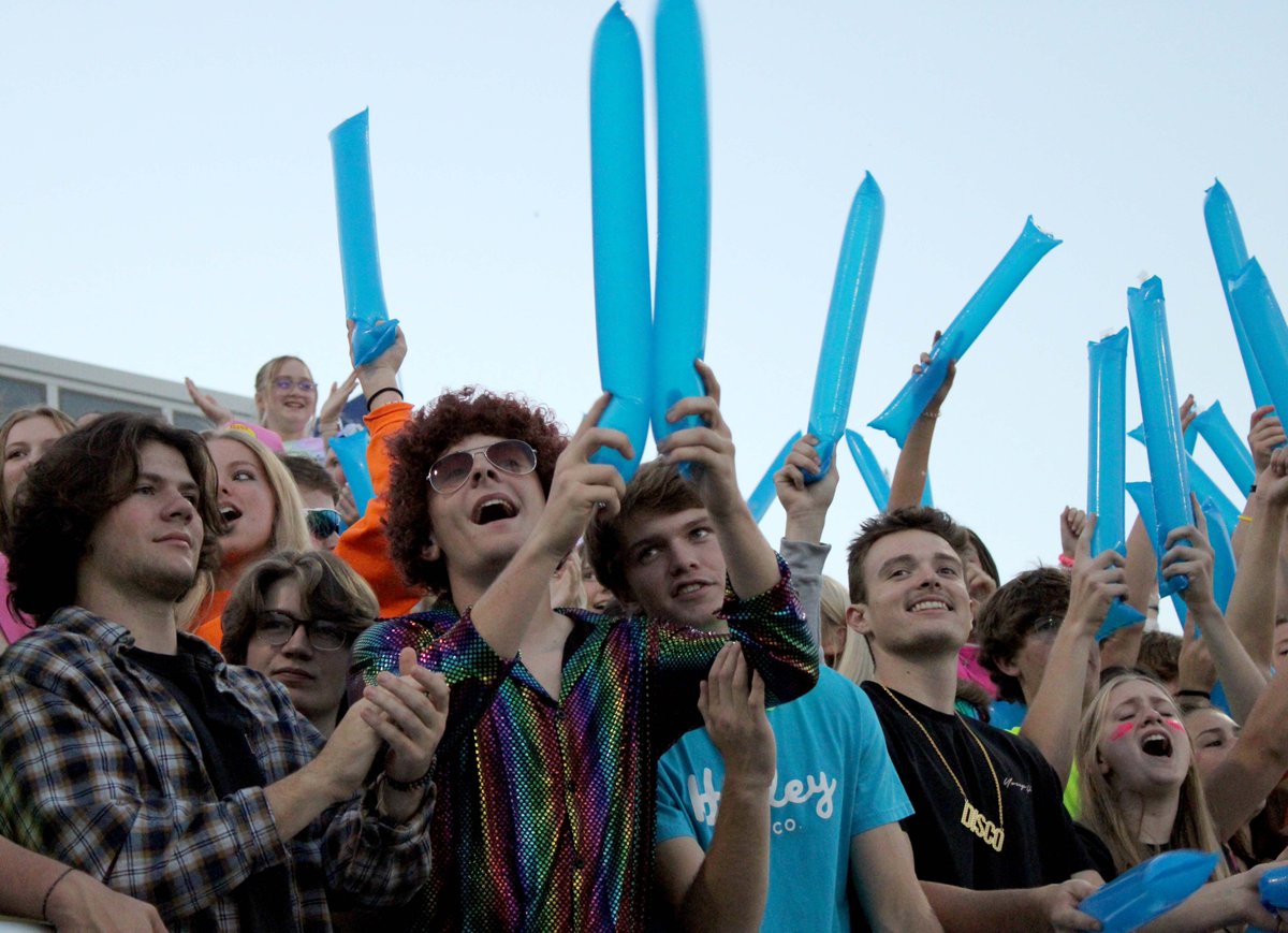 Goddard_Media's tweet photo. The Student Section brought the heat dressed in Neon/Disco to cheer on the Lions to victory. 
Photos by H. Dumcum https://t.co/MhTCYD0QwE