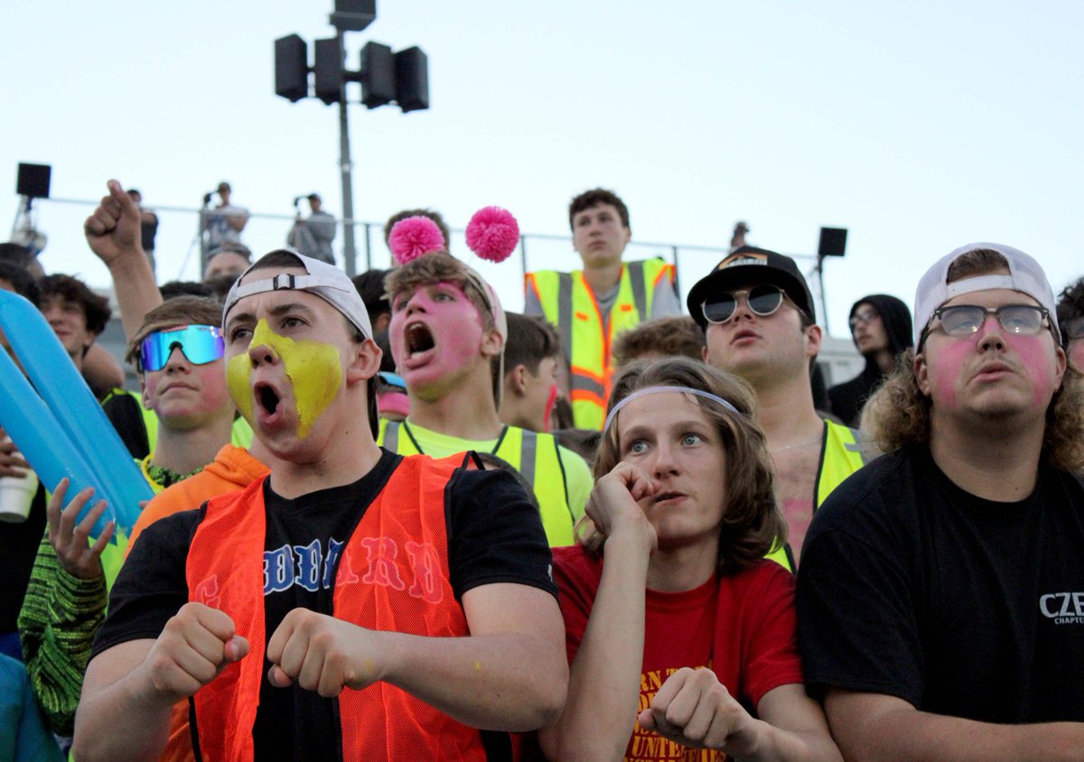 Goddard_Media's tweet photo. The Student Section brought the heat dressed in Neon/Disco to cheer on the Lions to victory. 
Photos by H. Dumcum https://t.co/MhTCYD0QwE