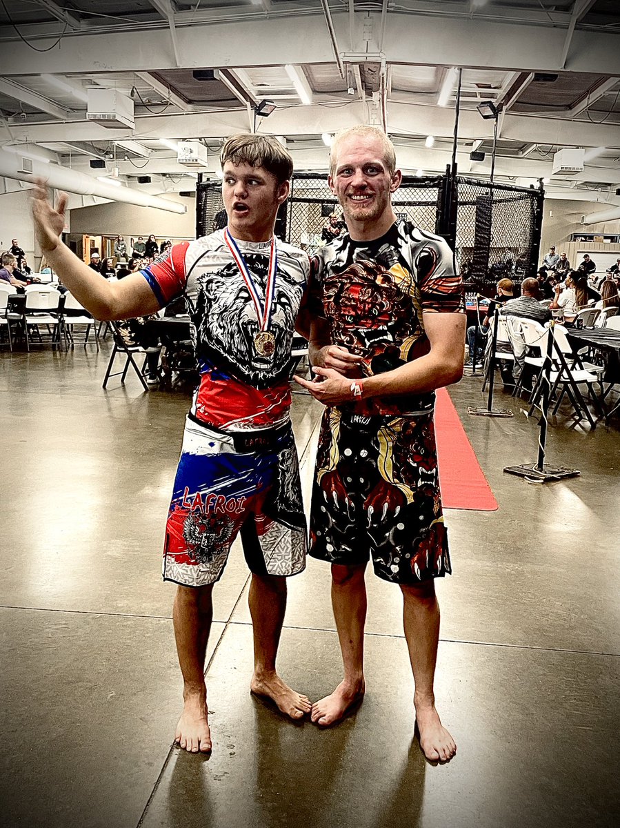 MOBriguo's tweet photo. The Funky Rhino is a huge issue for any martial artโฆ. The way he mixing them together he bout to make the worlds dopest rubber band ball
So thankful my man keeps me in the loop
@liljake125 got big plans #RubberBandBallTheory #RESPONDLIKEgold https://t.co/mP2ttnNy3t
