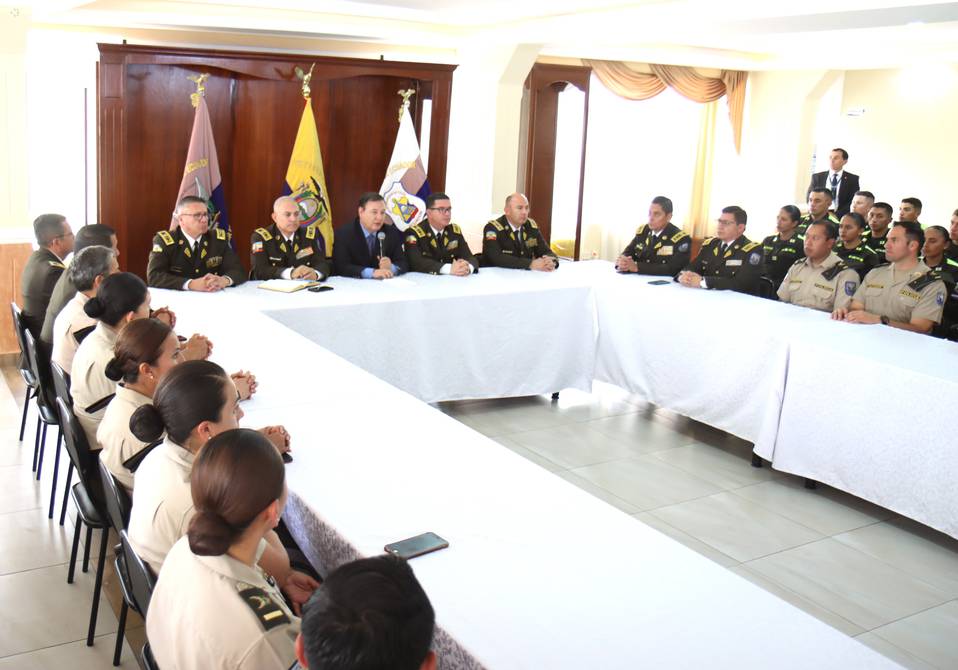 eluniversocom's tweet photo. Proceso administrativo para determinar responsabilidad de policías en femicidio de María Belén Bernal tendrá veeduría ciudadana ► https://t.co/2OJoDsEAii  #femicidio  #MaríaBelénBernal https://t.co/qdOhiH8w12