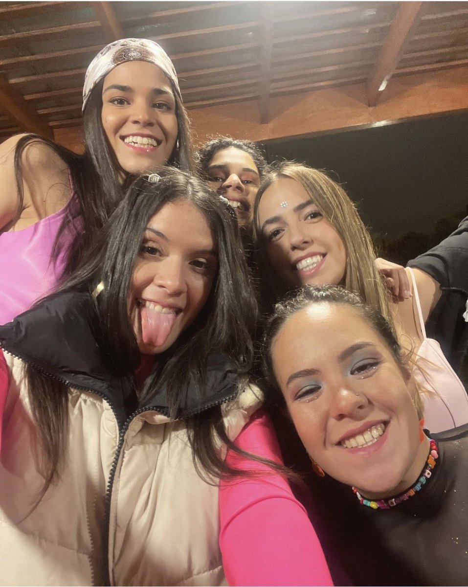 AndreaEscuderoU's tweet photo. 🌸💖🌈🍭🍒🎀🧚‍♀️🦋 https://t.co/XuA9qeGxYA