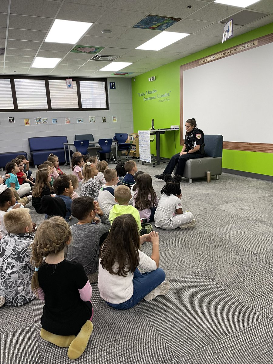 NalborczykK's tweet photo. Thank you @WoodDalePolice for talking with our kindergarten classes today! https://t.co/3QdXG8T7bQ
