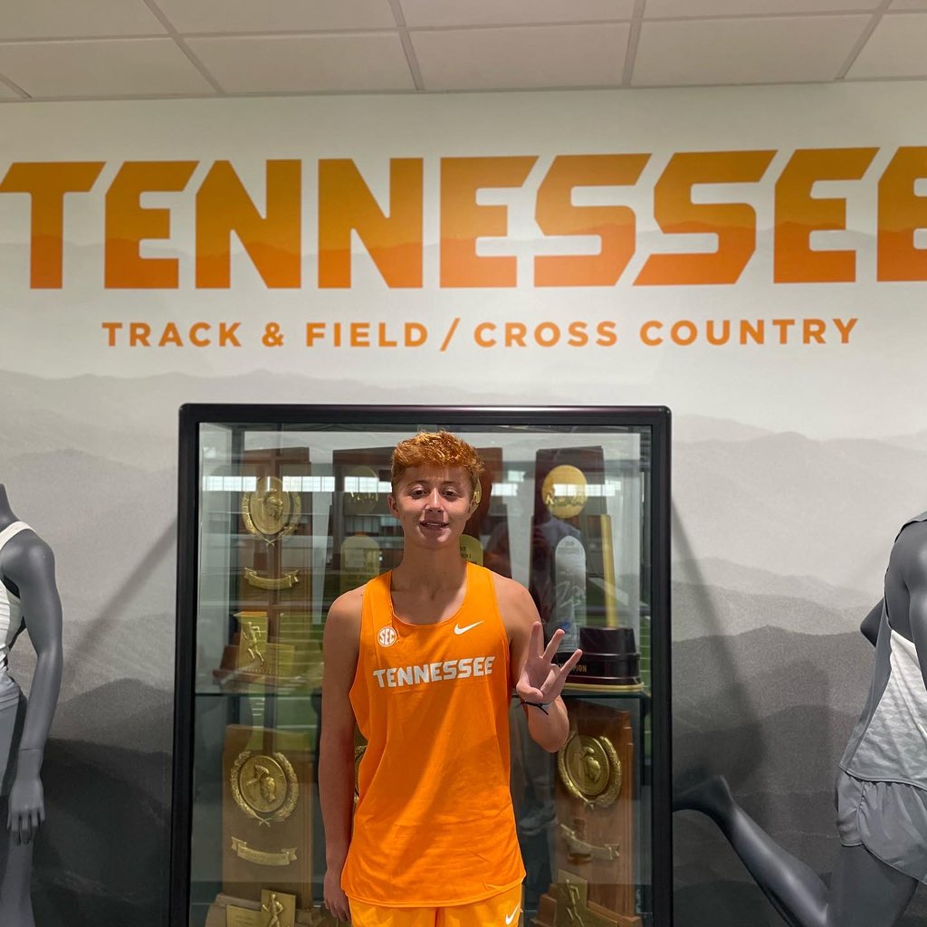 brodychapman8's tweet photo. Excited and thrilled to announce my commitment to the University of Tennesee to continue my academic and Athletic career. Endless hours poured in! Thank you to everyone who has been along for the journey! @🍊#GoVols #committed @Vol_Track @Vol_XC @SeanCarlson2 https://t.co/yxkA7miCBM