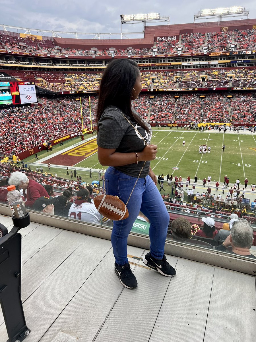Happy Victory Monday!!🏆
All bags were secured Sunday😎💰
Ravens☑️
Eagles ☑️
My Fantasy Football Team☑️