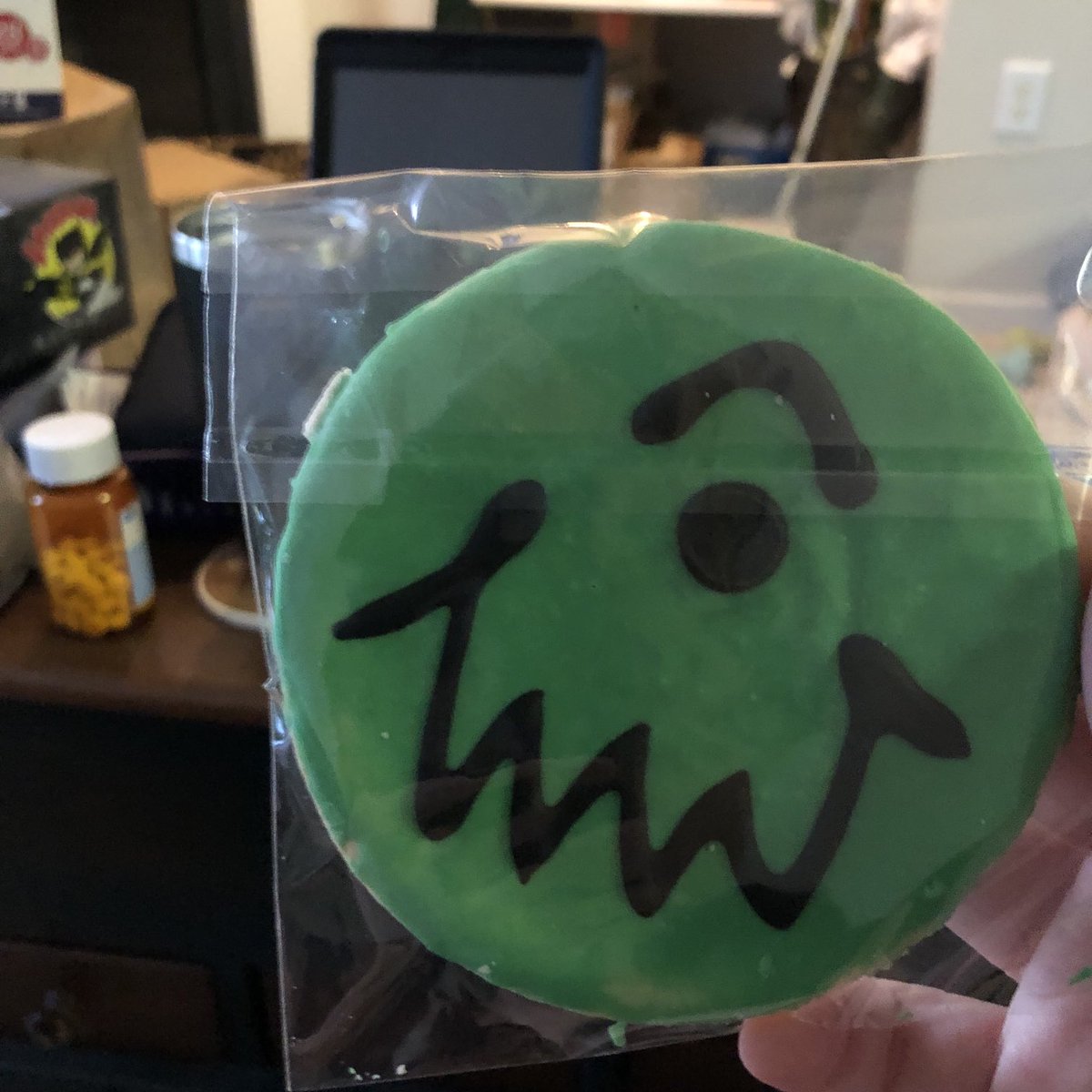jessm227's tweet photo. I have an out of this world cookie from ⁦@EatnPark⁩.  Not sure what they were trying for. UFC: Unidentified Flying Cookie lol

they should’ve done an alien #SmileyCookie with all the @NASA stuff going on.
#AsteroidImpactLIVE: #DARTMission on https://t.co/JG9mJzHZn7