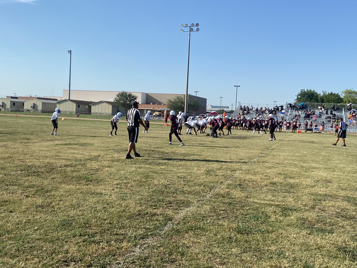 taylorscience1's tweet photo. @FairviewJH taking on @NolanRyanJH 7th grade football. Playing a tough game. Getting ready to start the 2nd half. 7-19 game midway thru 3rd https://t.co/ErU62J3qG7