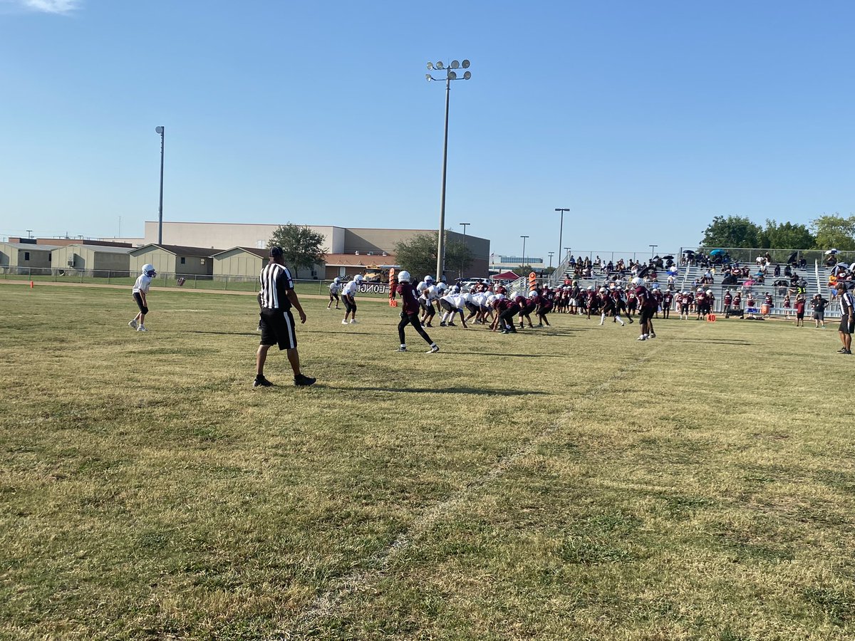 taylorscience1's tweet photo. @FairviewJH taking on @NolanRyanJH 7th grade football. Playing a tough game. Getting ready to start the 2nd half. 7-19 game midway thru 3rd https://t.co/ErU62J3qG7