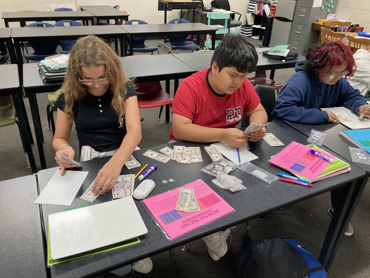 mapstonmath's tweet photo. Money Monday in Math Lab! Money is a great manipulative for benchmark fractions, decimals, percents, and even to teach long division. @LLMSLynx #WitnessGreatness https://t.co/zBxybpgxls