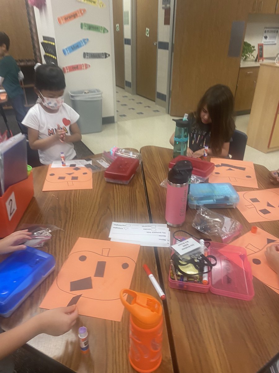 CPESBreaux's tweet photo. Identifying shapes, counting and writing how many of our 2D shapes we use as we make Jack-o-lanterns 🎃 https://t.co/hhcK41XwlJ