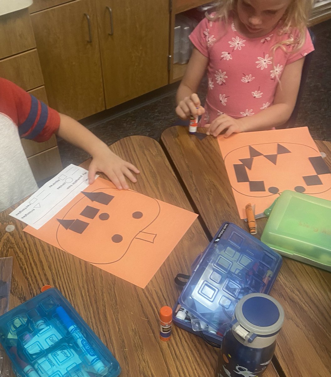 CPESBreaux's tweet photo. Identifying shapes, counting and writing how many of our 2D shapes we use as we make Jack-o-lanterns 🎃 https://t.co/hhcK41XwlJ