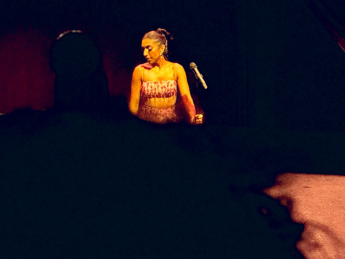 Advita_p's tweet photo. I went to see the incredibly inspiring @rupikaur_ this evening and gosh that woman knows how to light a fire in your soul. Here’s one of my fave poems  👇🏽 https://t.co/3b2JZfjMkj