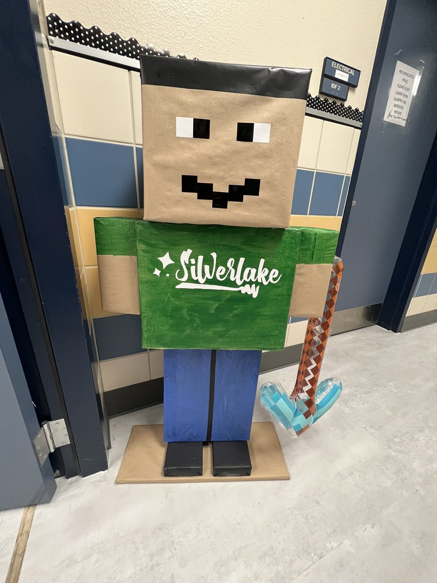 SLEBurgess's tweet photo. Welcome to our “Game On” world of Minecraft in 2nd grade!! Thanks to everyone who helped to make this happen. So fun!!! #ExperienceSLE @SLExDstars #GameOnSLE https://t.co/PfukM5yq27