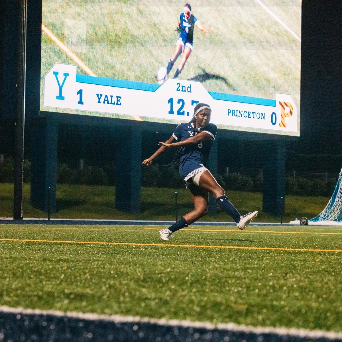 1-0 in <a href="/IvyLeague/">Ivy League</a> play 😤

#ThisIsYale