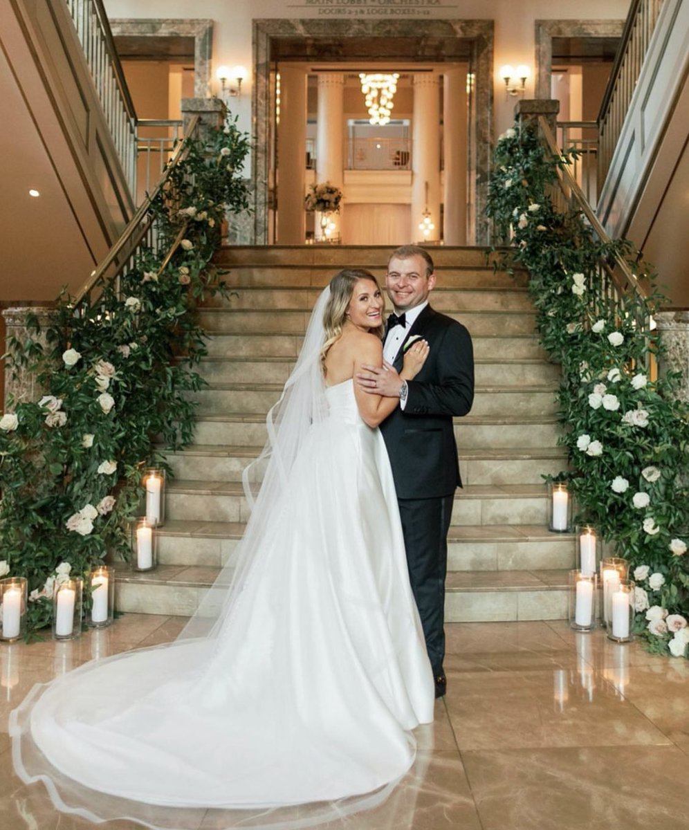 Two beautiful brides! 💍 <a href="/ReneeBlairMusic/">Renee Blair</a> @LenaStoneMusic