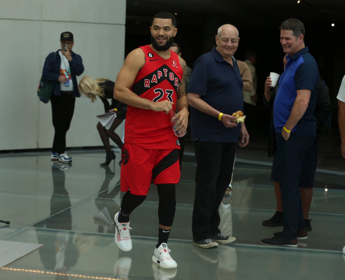 TorSunphoto21's tweet photo. Opening day of training camp with the @Raptors #Raptor #WetheNorth with @WolstatSun TheWoz and @Mike_Ganter at #HotelX #ScottieBarnes #PascalSiakim #FredVanVleet #GaryTrentJr https://t.co/ZQr1hcOk5P