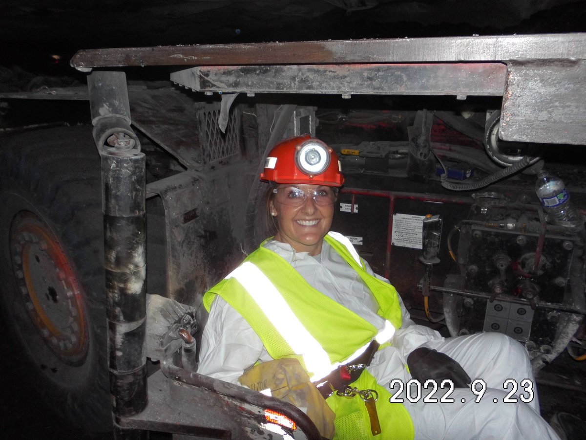 AmyWickliffe's tweet photo. Thanks to @jasonghowell @WalkerThomas_KY and Chairman Gooch for visiting River View Coal last week. We appreciate the support! 400 ft down, 4 miles in. #coalkeepsthelightson @FriendsofCoalKY https://t.co/s0qS9492Qx