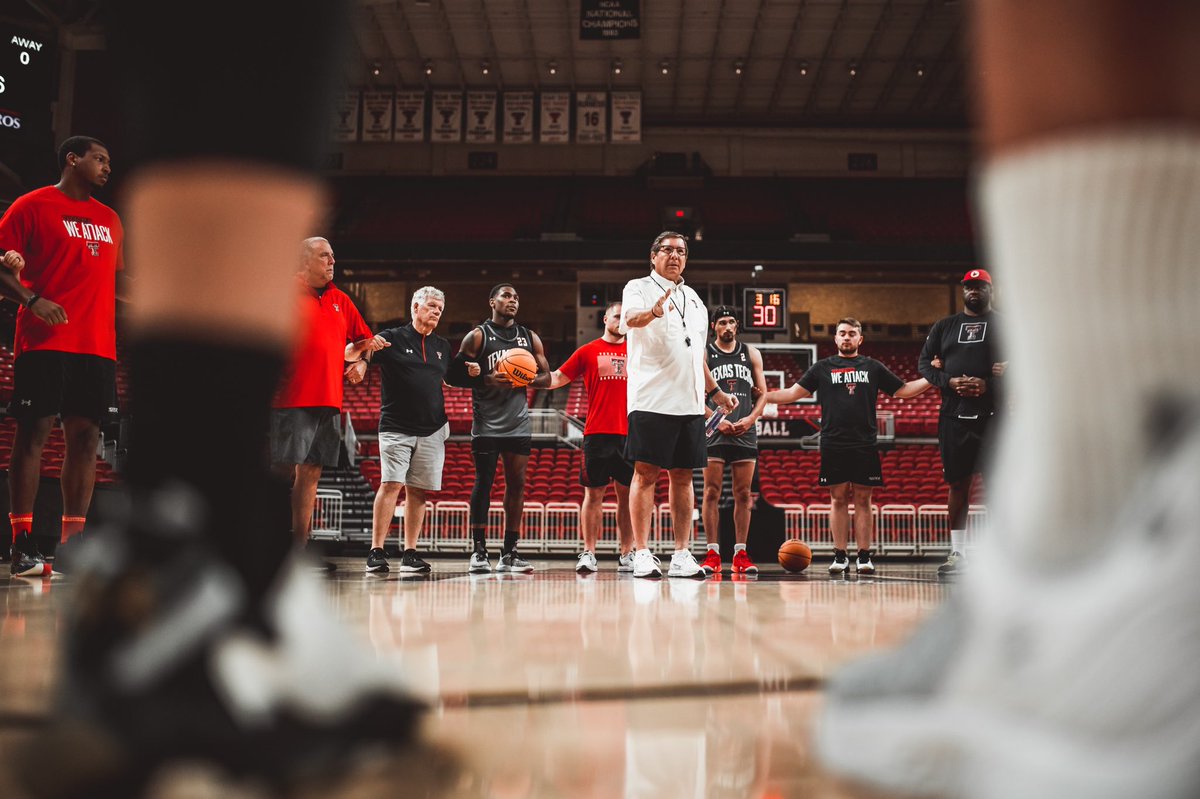 TexasTechMBB's tweet photo. Smash that RT button if you’re excited we just held our first official practice. https://t.co/MiwAzuEDaT