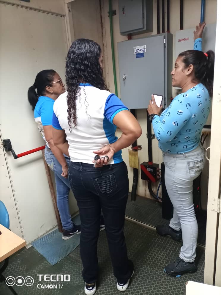 #26Oct Con Auto determinación la Comunidad Educativa de la EBN Magdaleno del Municipio #Zamora Edo #Aragua recupera en su totalidad y reactiva la Super Aula. Garantizando la atención  tecnológica a nuestros estudiantes a partir del lunes #03Oct <a href="/Fundabit_/">FundabitOficial</a>
#NoPodránConVenezuela