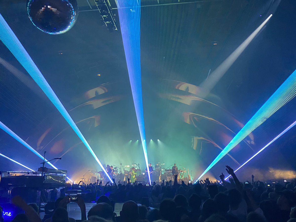 PopMarc's tweet photo. Excellent @arcadefire ce soir au @ZenithNantes ! Belle montée en puissance tout au long de la soirée, beaucoup d’énergie sur scène et dans le public. Bref, grosse soirée ! C’était top https://t.co/wyWHXxC8of