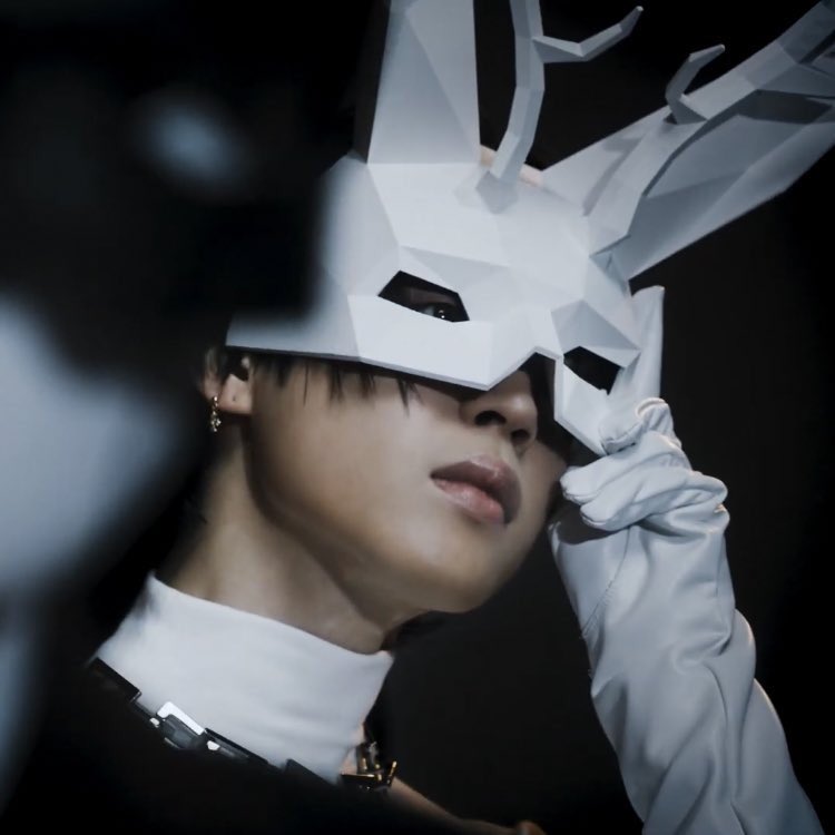 RedMoonStore's tweet photo. [CEG]

» Photo-Folio Me, Myself, and Jimin 
‘ID : Chaos’ «
→ Photobook lacrado R$220,00
→ Photobook aberto R$110,00
→ Photocard random R$85,00

• Estimativa do frete internacional no formulário. 
• Pedidos via formulário 
https://t.co/IVzzGlNh3A https://t.co/jCKS4KXqYC