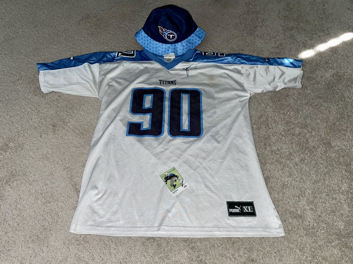 TheRealPres10's tweet image. 🚨🚨#TITANS GIVEAWAY🚨🚨

Victory Mondays always hit different, so let’s do a giveaway.

Giving away this Jevon Kearse signed authentic jersey, bucket hat &amp;amp; trading card. 

Retweet for a chance to win. Winner can follow but must be a Titans fan.

Winner drawn Thursday. Good luck!