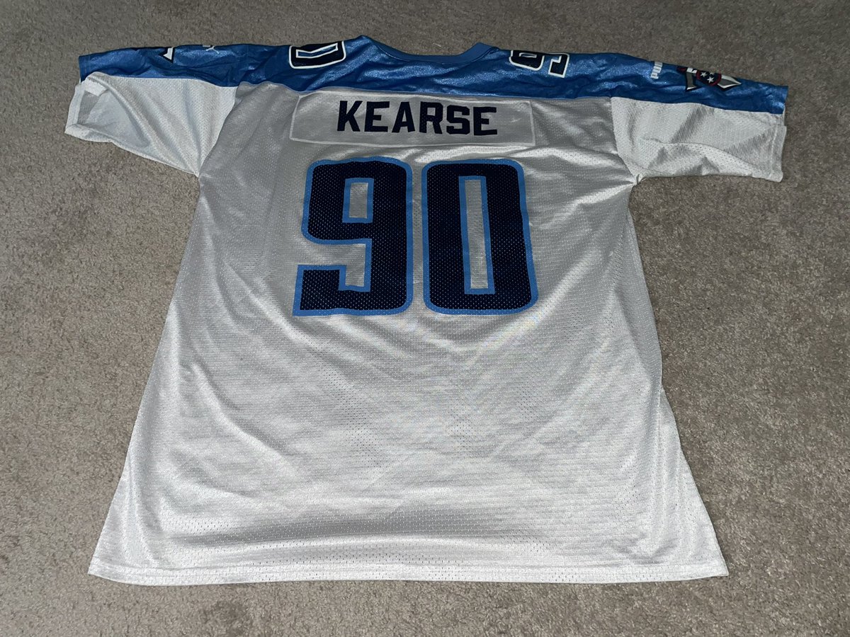 TheRealPres10's tweet image. 🚨🚨#TITANS GIVEAWAY🚨🚨

Victory Mondays always hit different, so let’s do a giveaway.

Giving away this Jevon Kearse signed authentic jersey, bucket hat &amp;amp; trading card. 

Retweet for a chance to win. Winner can follow but must be a Titans fan.

Winner drawn Thursday. Good luck!