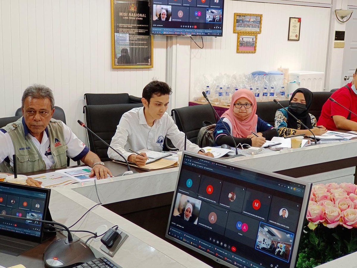 JKRMelaka's tweet photo. 26/09/2022

Sekitar Mesyuarat Kerja-Kerja Menaiktaraf Dan Penggantian Sistem Lif Di Hospital Melaka yang dipengerusikan oleh Datuk Pengarah JKR Melaka

#MelakaRESPONSIVE
#JasaKepadaRakyat https://t.co/E7JpWrE4QQ