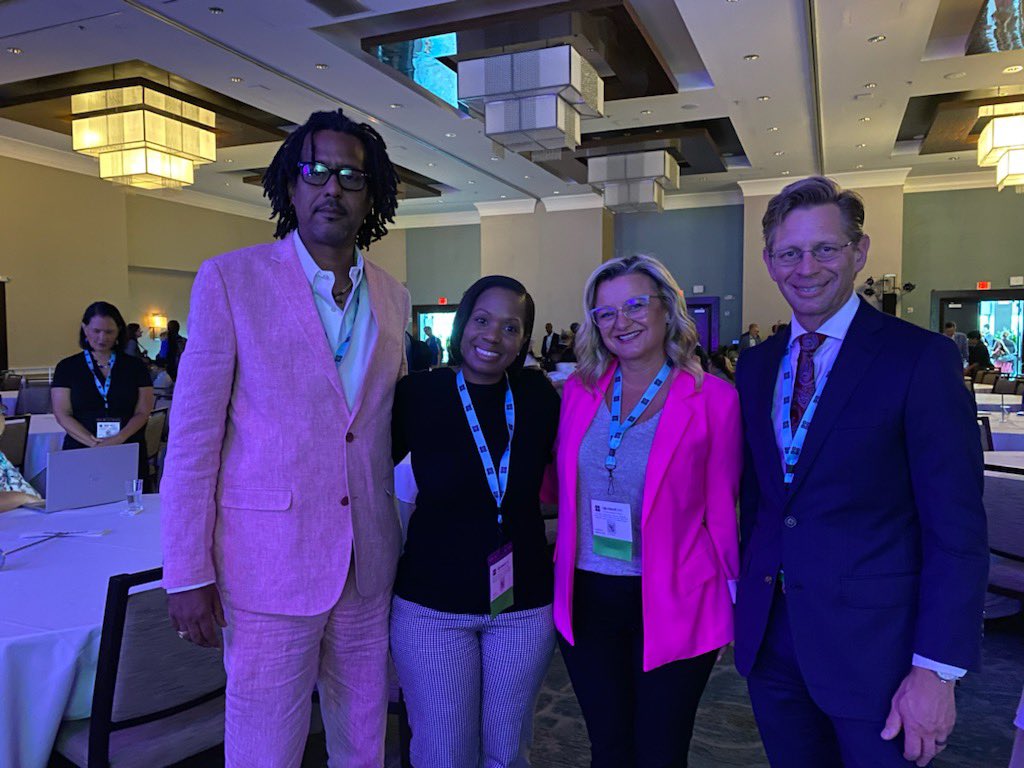 TracyAllenWrig2's tweet photo. Great CSEdCON Global Convention in Miami Florida w/ Dr. Mackey,Kelly Stanton, Amber Dykes, Carol Yarbrough &amp; Gina Norris. Looking forward to some great things coming. https://t.co/rdKg2aFZut
