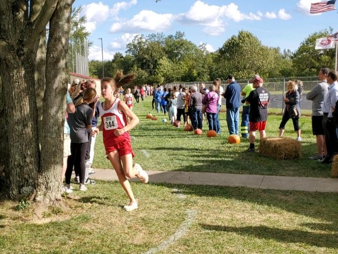 IHMcCarthMath's tweet photo. IH MS XC - Our ladies put their minds to it and chased PRs today, and 13 of them got to a new PR! Way to work IH! @ihbravesad #IHPromise https://t.co/0IiZYIt1p4