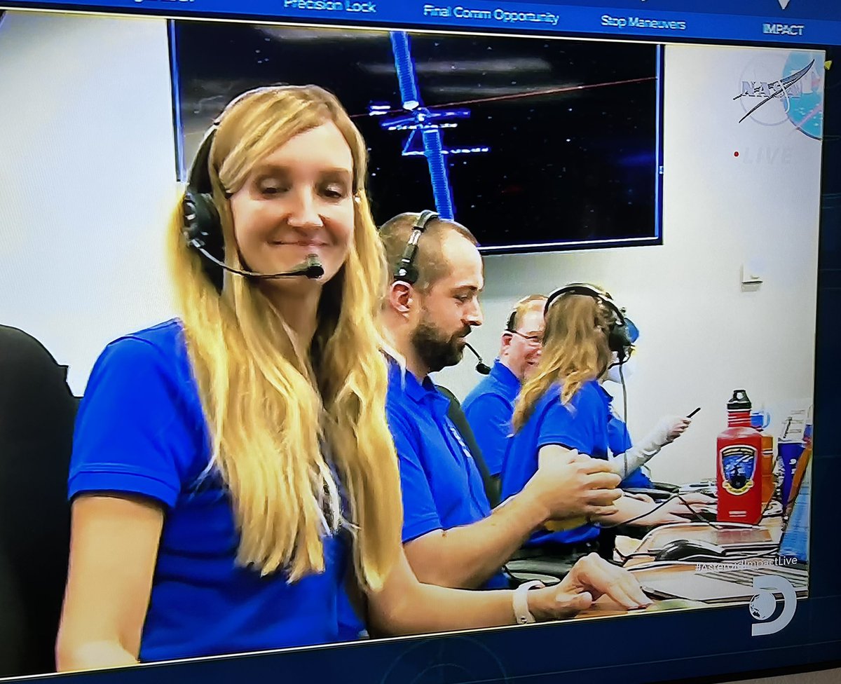 RDOchatter's tweet photo. Noticed this guy with the PacMan controller on #AsteroidImpactLIVE 😂 Is that what they use at NASA? #PacMan #Gamer https://t.co/FxD7FeXjA7