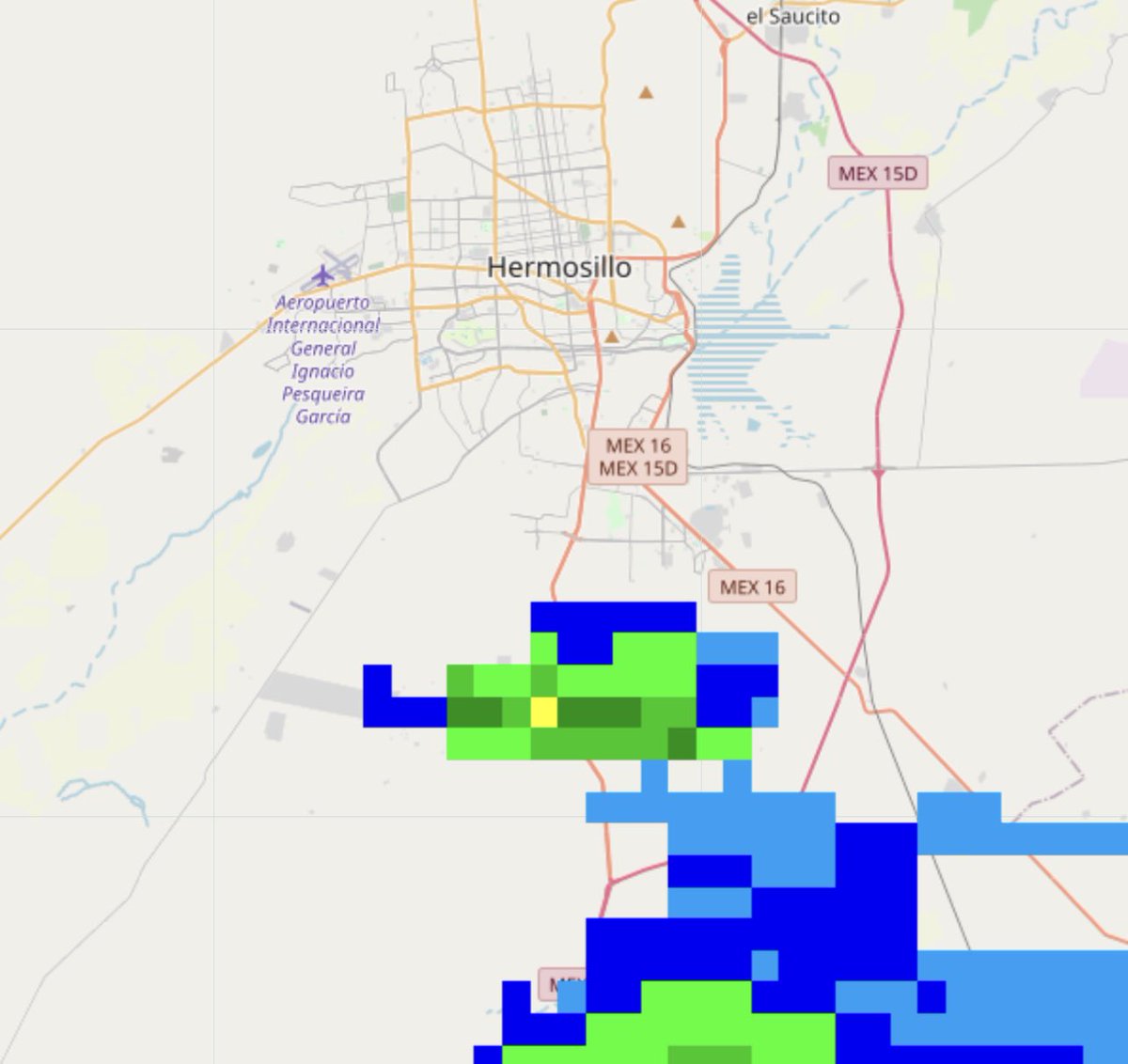 4:03 pm: Acorde al radar, algunas celdas han comenzado a generarse en el extremo sur de la ciudad, en los cerros colindantes a la colonia Haciendas del Sur en la salida a Guaymas. Esta actividad se mantiene semiestacionaria