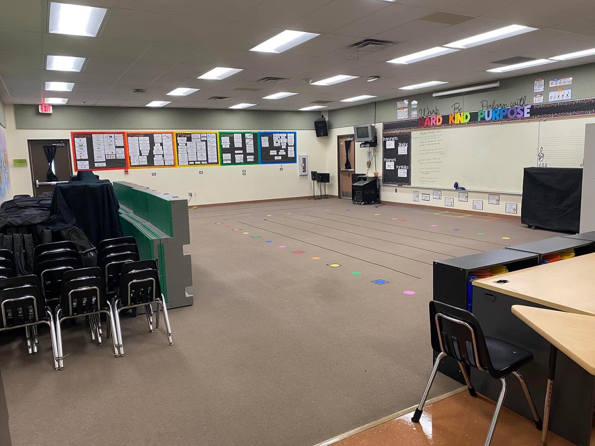 TurnerBartelsK8's tweet photo. Our faculty, staff and admin worked hard today prepping the Tiger campus for storm evacuees.  Stay safe TBK8 family! https://t.co/fgrXScWExi