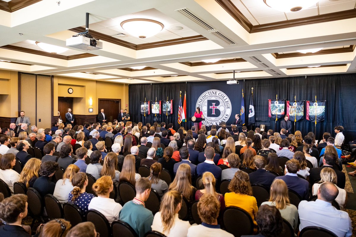 KatalinNovak_HU's tweet photo. Touching welcome at the @BenedictineKS Benedictine College in #Kansas 🇺🇸, where I am proud to have been the first President to visit. Wonderful experience, and thanks to all student for showing interest to #family policies and #Hungary🇭🇺. 
Ora et labora! https://t.co/nsK8AVwYJ6