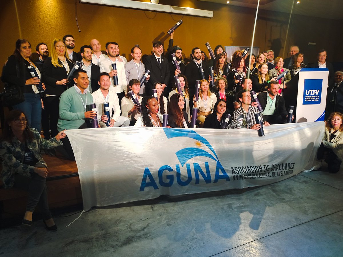 UNDAVOFICIAL's tweet photo. 🔷 ¡¡FELICITACIONES GRADUADOS Y GRADUADAS DE LA UNIVERSIDAD NACIONAL DE AVELLANEDA!! 🎓
#OrgulloUNDAV
#UniversidadPública
#Colación https://t.co/GuF796BmhW