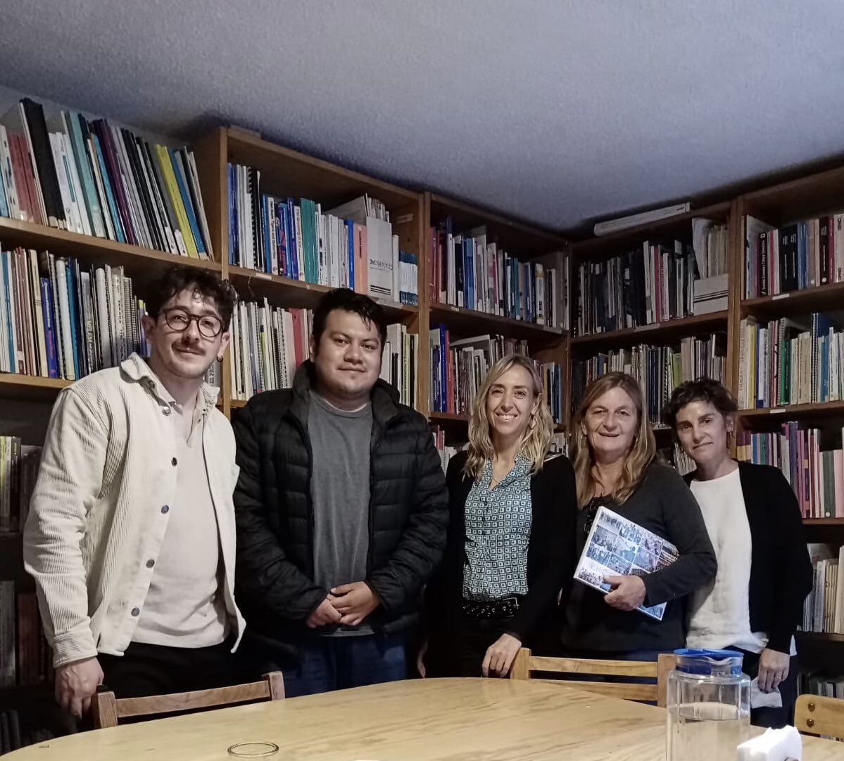 📸 | El día de hoy recibimos a lxs compañerxs del Instituto Internacional de Medio Ambiente y Desarrollo - América Latina (<a href="/IIED_AL_/">IIED - AL</a>), organización Miembro de <a href="/habitat_intl/">Habitat International Coalition - HIC</a> en #Argentina, para hablar sobre el fortalecimiento del trabajo conjunto en la región.