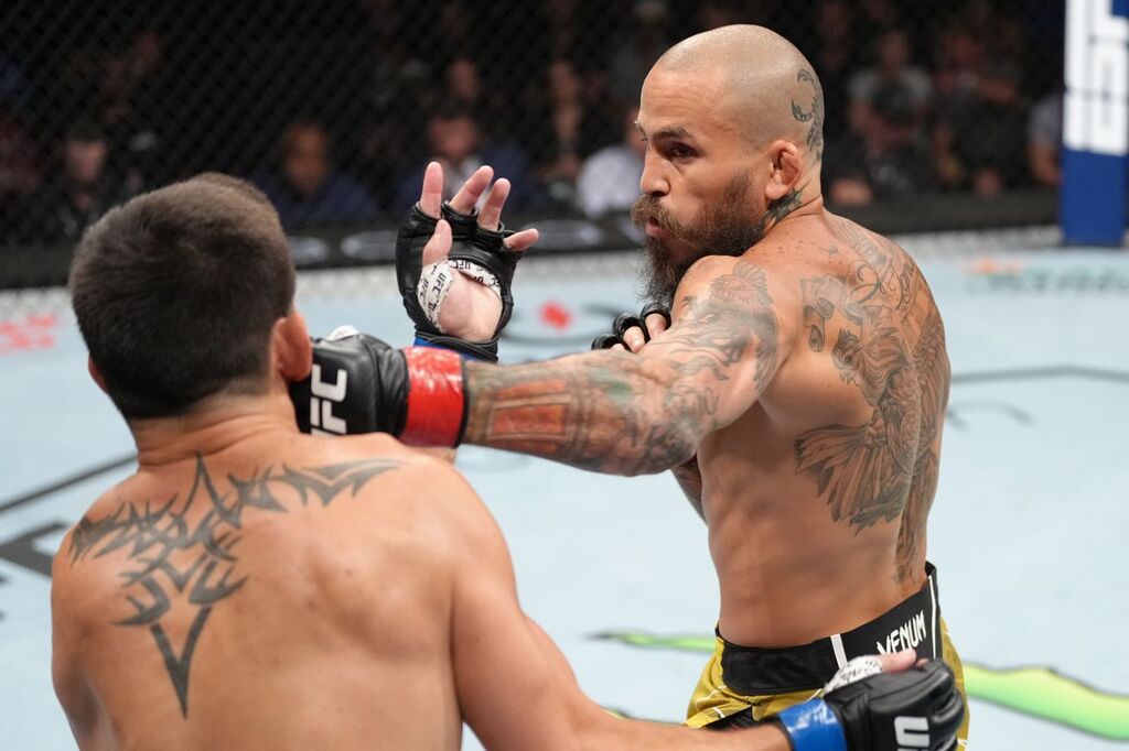 Marlon Vera: Title shot justified after Dominick Cruz finish, but Henry Cejudo can ‘get it’ 

UFC #UFC279 #UFC280  #MMA  Dana White #Boxing #wrestling Khabib #fight Khamzat Chimaev https://t.co/I3FKbOVd8k