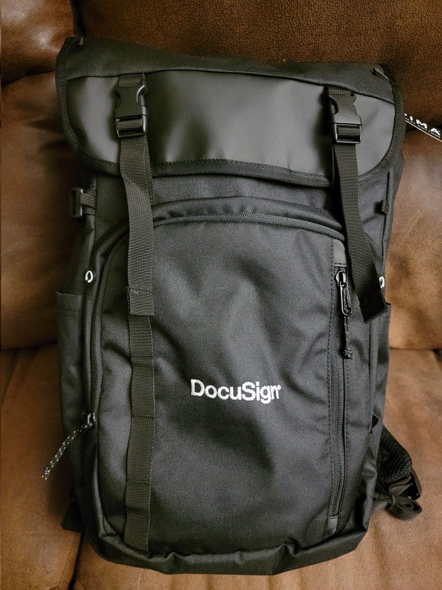 Thank you @LaurenDunne__c and @DocuSignAPI for this beautiful backpack and all the fun goodies inside! The package was delivered while I was at #DF22, otherwise it would have traveled with me. 😊