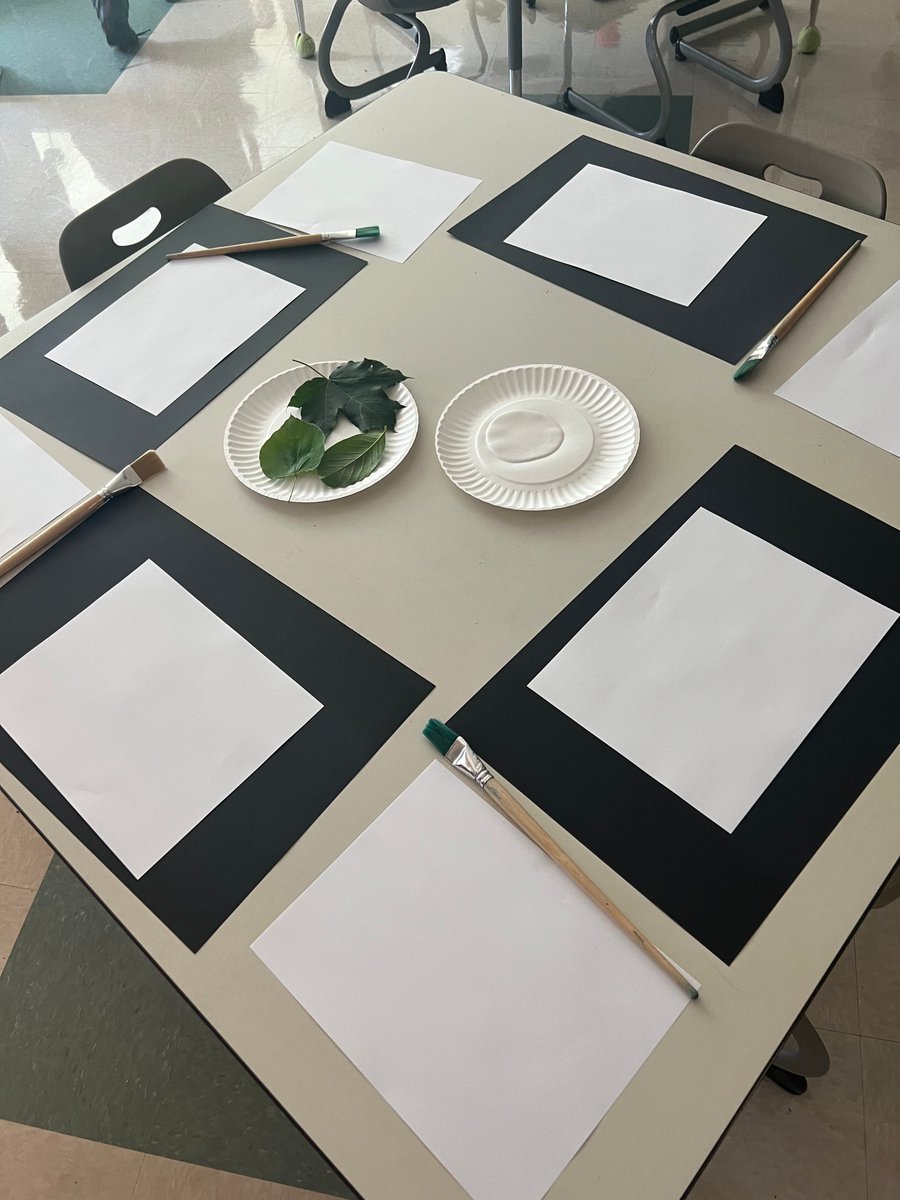 All ready for some leaf printing in 3rd grade! 🍂☘️🍁🍃