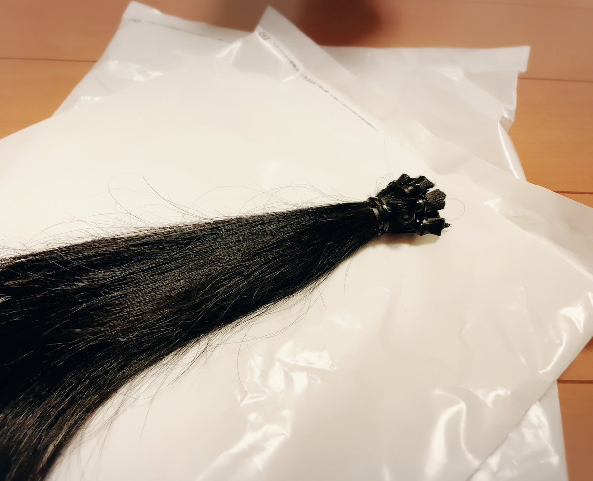 a_z_k2015's tweet photo. ロングだった髪の毛をバッサリ切ったよ✂️
切った髪は今回もヘアドネーション。

切ってから初出勤だった昨日、利用者さんからつけられたあだ名は「かぐや姫」。

「ホワイトちゃん」の他に「かぐや姫」
が増えました🤣 https://t.co/QefK7jCBB1