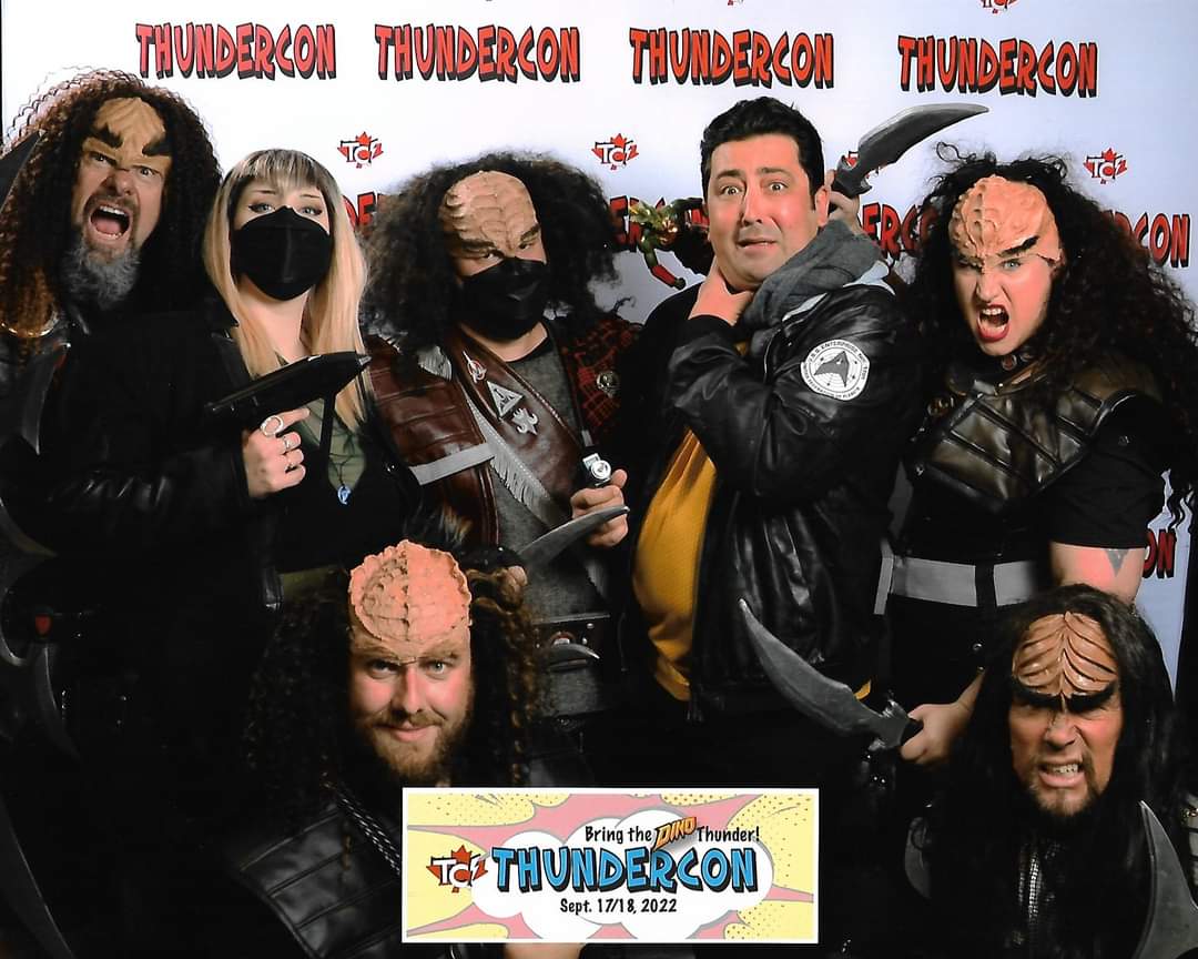 OntarioKlingon's tweet photo. #GornieRuxpin finally found #LieutenantDuke... and Klingons!
@ansonmount @alonsomyers we plan to take better care of @theTeddySmooth than Starfleet did
#EverythingIsBetterWithKlingons #StarTrekStrangeNewWorlds https://t.co/26BbTDyaMc