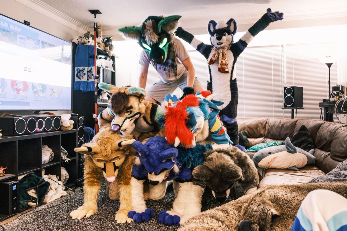 Paws_Fur_Cause's tweet photo. Our final tally for the charity stream is $3065.00 raised in support of @RainbowRailroad 

Thanks so much everyone for your support! https://t.co/rvX1yfUxW7