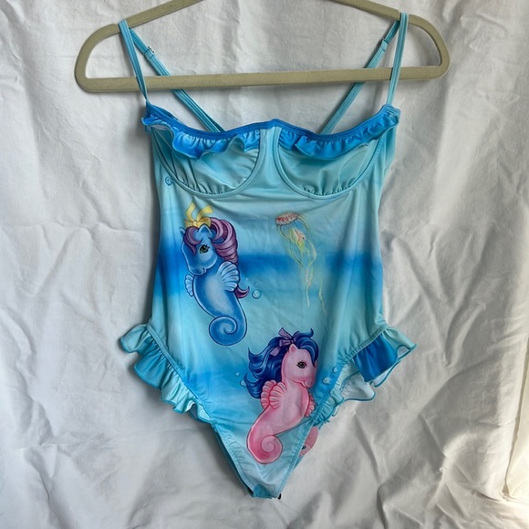 radames40003789's tweet photo. So good I had to share! Check out all the items I'm loving on @Poshmarkapp from @godivaagoddess #poshmark #fashion #style #shopmycloset #dollskill: https://t.co/5c5xDdsi7b https://t.co/KIjuf6v6Ra