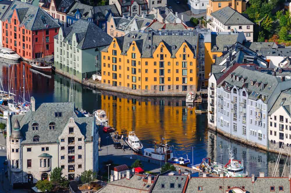 Norwegians are like, this is the worst part of town, it’s an incredibly rough and dangerous area, I’m embarrassed to be even showing this to you, and it looks like this 