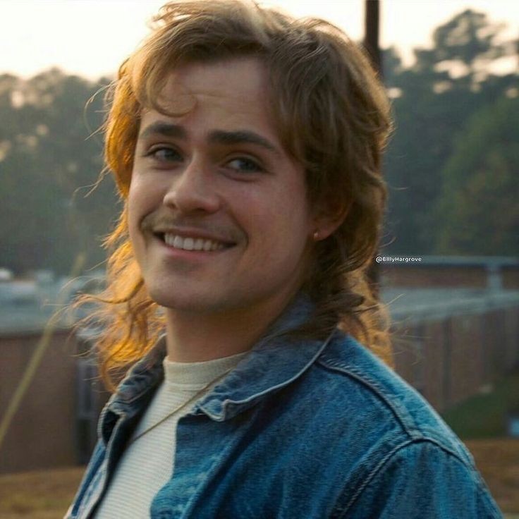 StrangerHalwki1's tweet photo. Só assisto Stranger things pelo conteúdo 
(O Conteúdo) https://t.co/EbEoJ1jWEJ