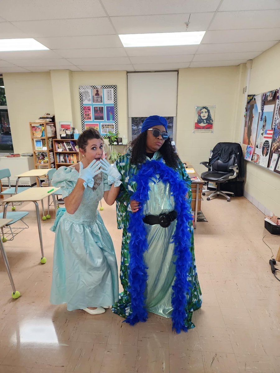 JessycaMathews's tweet photo. Last week a woman said to me, “OMG! You're the one who always thinks of the rad costumes to wear with @CMattern21! What do you two have planned for this year?”
It only seemed right to start #HOCO2022 like this for Best Dressed Day for our Red Carpet Homecoming. #cavspride https://t.co/MeIpjYTLoC