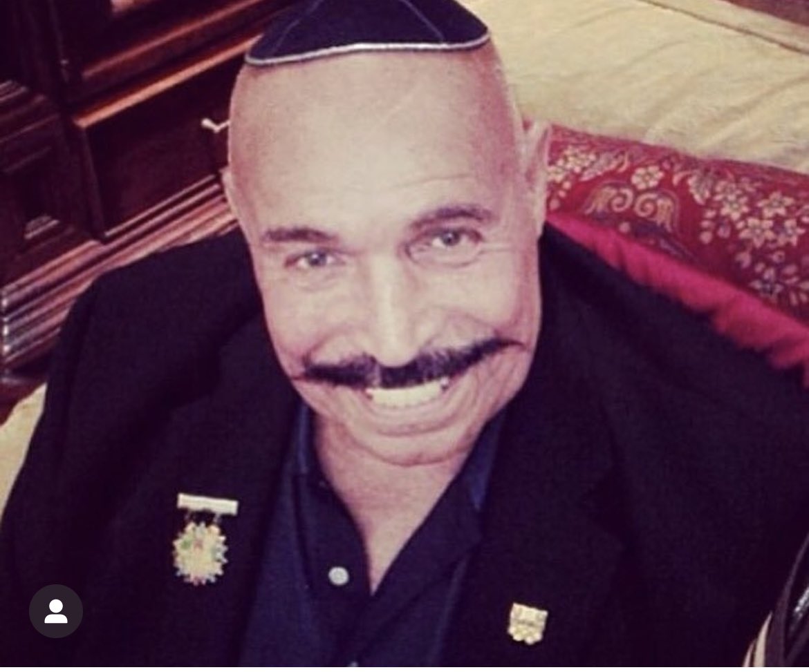 HAPPY NEW YEAR ALL MY INTELLIGENT JEWISH FANS I LOVE YOU FOREVER instagram.com/p/CcZRZ_Tu__b/…